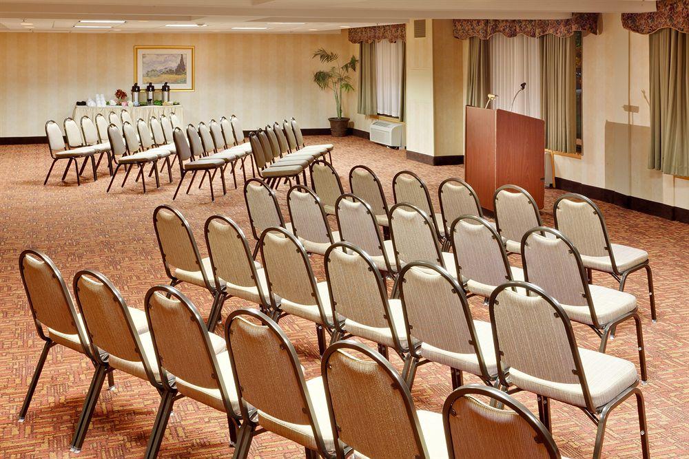 Fairfield Inn & Suites Springfield Энфилд Экстерьер фото